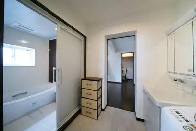 回遊＋大空間ＬＤＫ～受け継いだ住まいでのびのび子育て～